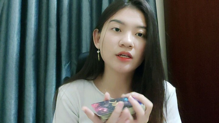 Tarot reading di kelas cinta holy