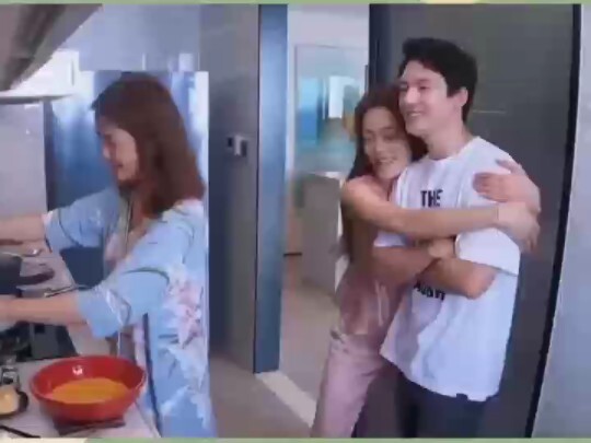 You can tell they’re really besties—totally not worried about any other kind of relationship, hahaha