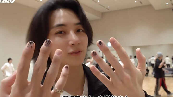 【Yoon Jeonghan】Si Kacang Hitam Imut yang Tetap Tak Berubah Meski Sudah Debut Bertahun-Tahun | Pamera