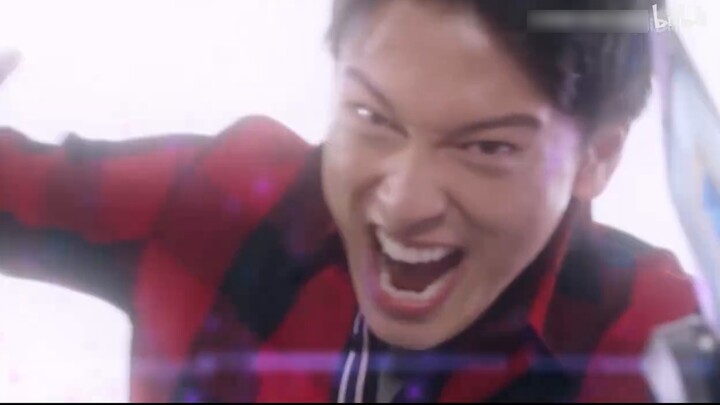 الرجال الأربعة الخارقون: ظهورهم الأول ملخص سريع 2 دقيقة