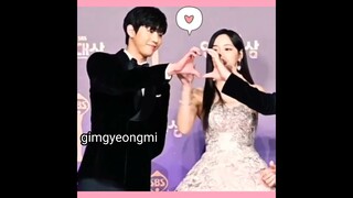 Pay attention to the way Sejeong mirrors Hyoseop's left hand from behind.👀😆😏#Hyojeong 💏💫🔐💕# lovely💞