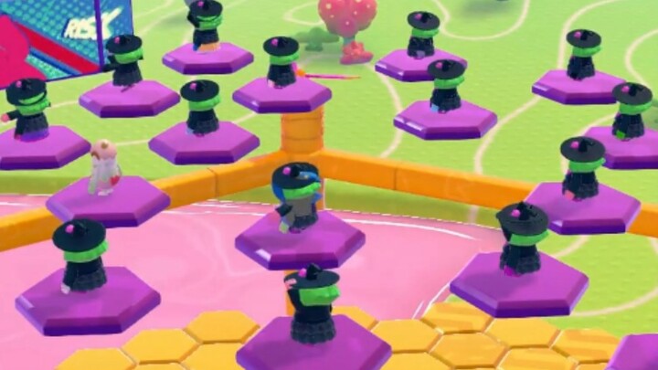 A hive of 31 people! Is this a bug?