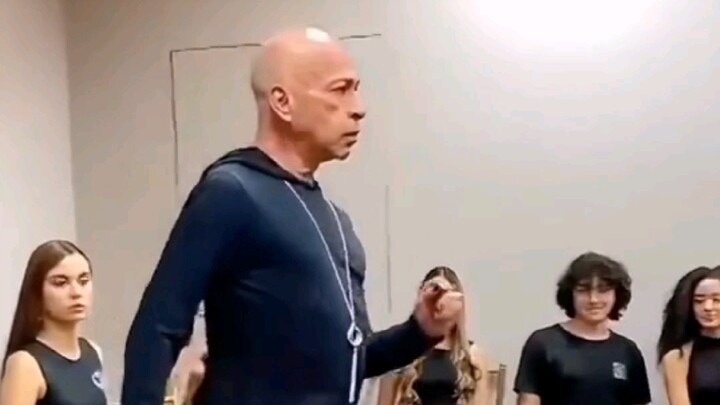 World-Class Supermodel Runway Show: Body Mechanics Master Demonstration