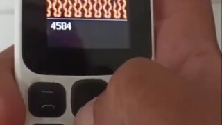 Warning: extremely intense! Playing the FC game [Snake], I'm so nervous my tears are falling—can som