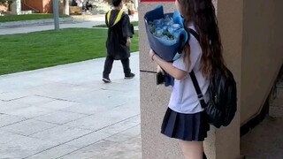Give your boyfriend a big surprise by secretly going to his school to attend his graduation ceremony