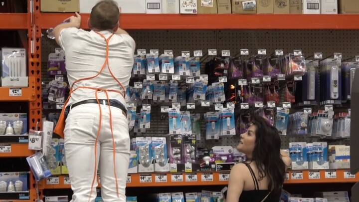 【Mysterious Gay Behavior】Gay Sounds At The Supermarket
