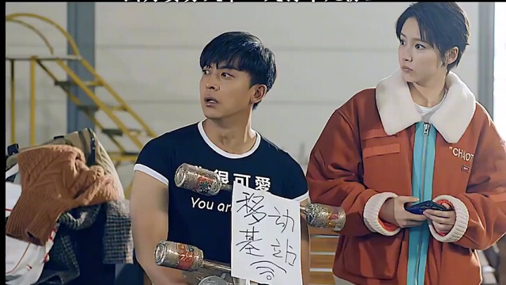 Video chia sẻ hôm nay: Ông lão vì nghèo mà làm hơn chục công việc một ngày, thật là ngầu!