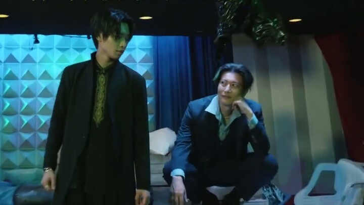 【MAD/Black General/Chair】Take the throne with the steps of a brave man!