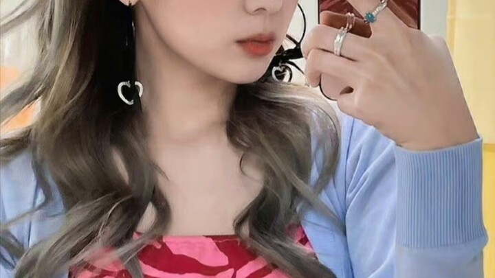 "Miễn là nó không dính vào da đầu thì giống như một nữ thần tượng với cái đầu mới vậy."
