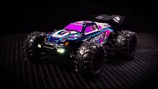 The powerful big footed car takes you through the boundless world! SCY-16101