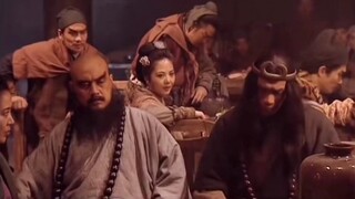 Li Kui walked halfway and realized that he couldn't beat Wu Song.