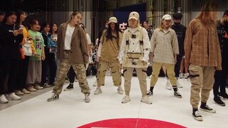 【مسرح جولة Z31 في تشنغدو】 تشانغ يي شينغ - NAMANANA (رقص عشوائي في مكان عام KPOP، العرض الأول لفرقة م