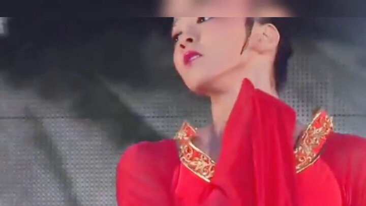 [Vũ điệu Đường Thi Di làm say đắm lòng người] Duyên dáng như thiên nga hoảng sợ, duyên dáng như rồng