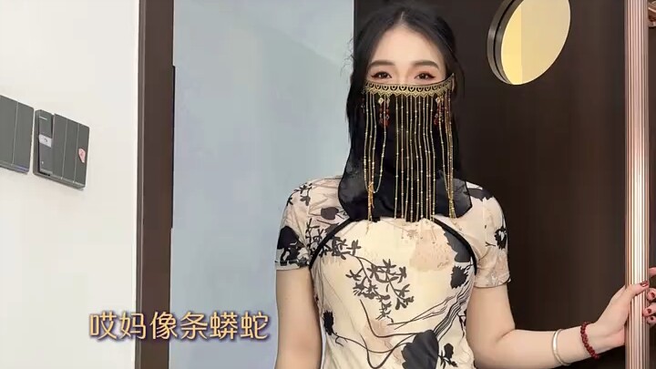 Ganti kostum sampai puas