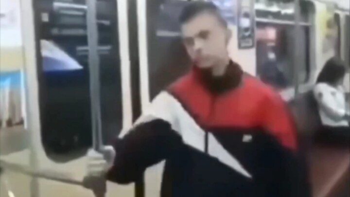 The captain’s reaction to “Da Capo” on the Honkai Impact 3rd–themed train is like this