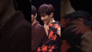 Dk, what are you doin⁉️😳#seventeen#dk #joshua#seoksoo #jun #seungkwan #kpop #scoups #fyp#dino #dino