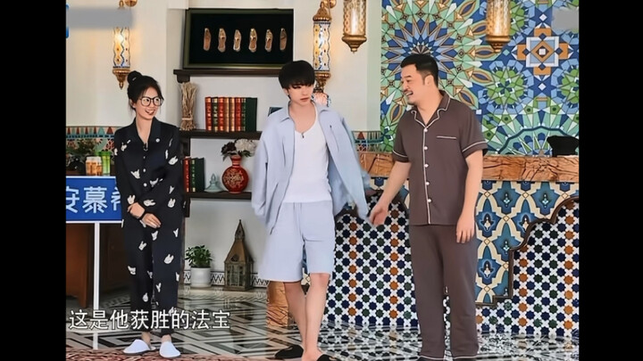 Côn ca nhìn thấu mọi thứ, chẳng chịu áp lực