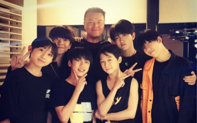 【BOY STORY】مكافأة خاصة لعشاق القناة الرسمية على موقع Bilibili بمناسبة وصول 100 ألف متابع: تسجيل تجرب