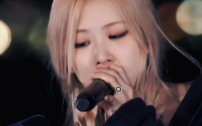 When the three of them sing the same song—three distinct vocal styles: Park Chaeyoung, Song Yaqi, an