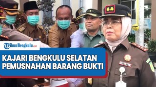 Kajari Bengkulu Selatan Melakukan Pemusnahan Barang Bukti