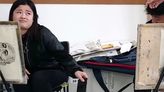 Học mỹ thuật hơi phí điện thoại