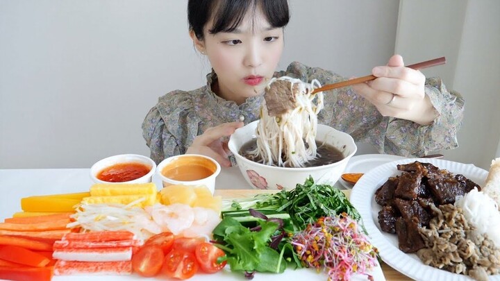 【Nado Official Chinese Subtitles】Vietnamese Rice Noodle & Spring Roll Mukbang _ A dish I always miss