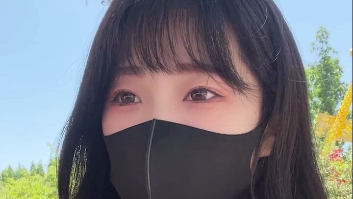 ใครให้สิทธิ์ในการตรวจค้นกระเป๋าในสถานที่ท่องเที่ยวกันนะ?