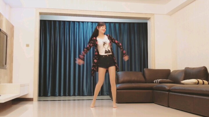 小君舞蹈秀 全网都在跳的 火红的萨日朗 肉丝光脚完整版