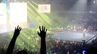 in a concert of sb