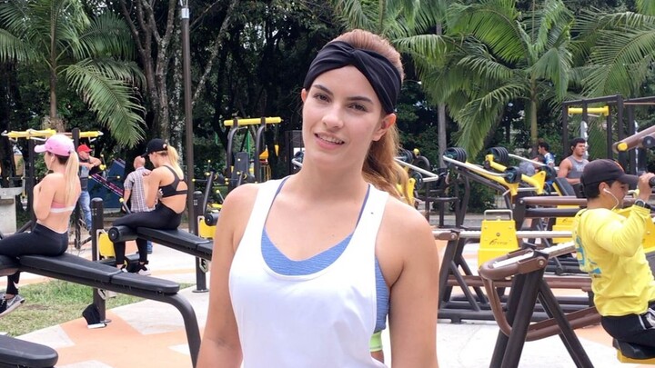 【Sáng tạo】Cô gái Colombia sử dụng tiếng Trung lưu loát để giới thiệu trung tâm tập thể dục ngoài trờ