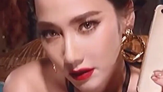 Do you know who the top ten Thai actresses are? Is there any one you like? [aump][Ping Cai Na]...