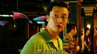 “王传君真不像是演的，业务太娴熟了！”