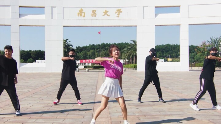 คน 30 คนใช้การเต้นรำครั้งเดียวพาคุณไปยังมหาวิทยาลัย 22 แห่งในเจียงซี