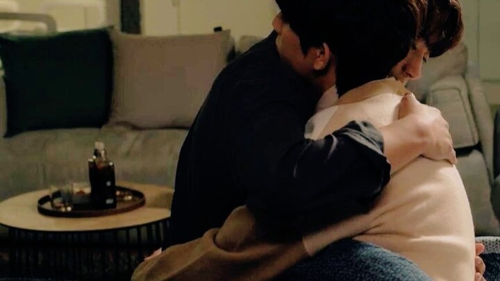 [Sweet] My puppy wife is really good at loving! Hugging and holding hands always make people's heart