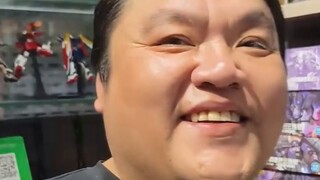 Sebuah toko offline menjual tas keberuntungan Bandai 1299, tapi bosnya bilang rugi dan meminta saya 