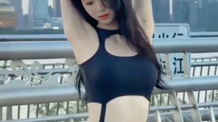 So sánh trang phục nữ của anh chàng tomboy và trang phục nam/nữ