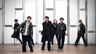 The blood-drawing trio who likes to dance regardless of the song, hahahaha~