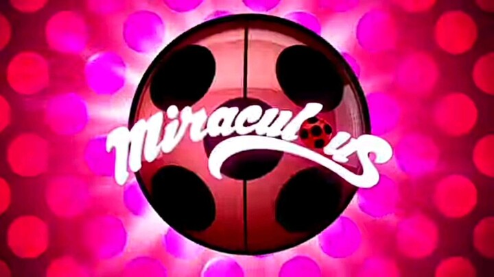 Miraculous ladybug and cat noir kiss,