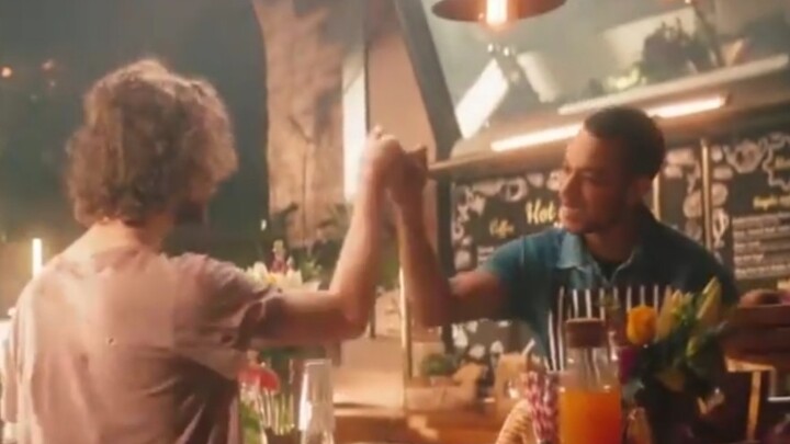 The boss's good deeds not only gained friendship, but also successfully saved his own store, short f