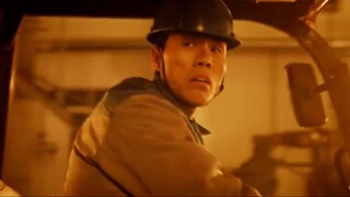 Watch Armor Hero 6 together during the Chinese New Year. A bunch of questions about the first episod