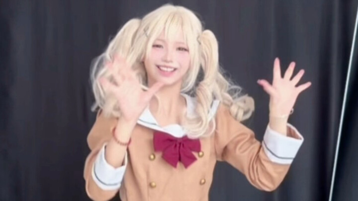 Chú ý nhé! Vỗ tay nào! NANANANANANANA!