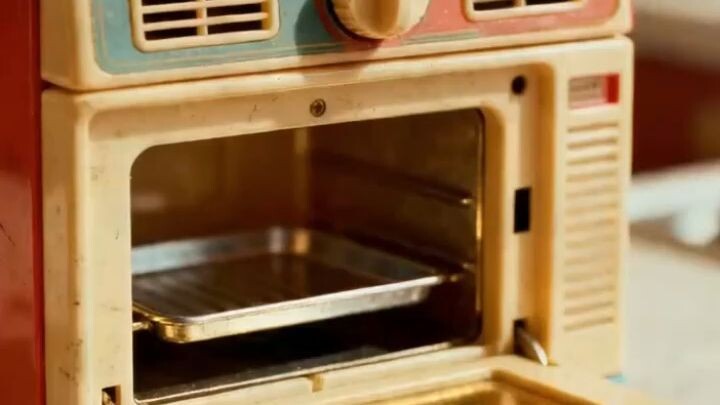 The Easy-Bake Oven Was Every Kid’s Tiny Kitchen