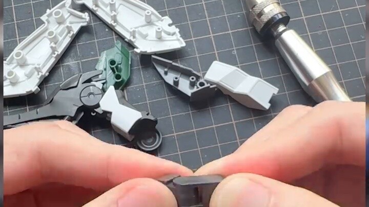 Model fake set: 30% depends on hand strength, 70% leaves room for improvement!