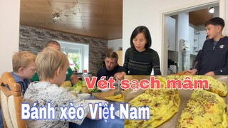 Phản ứng của bạn Đức lần đầu ăn bánh xèo, Andi tự hào giới thiệu ẩm thực Việt | Cuộc sống ở Đức