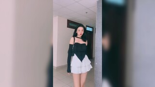 Cùng phối đồ với các loại chân váy