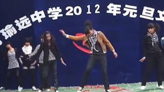 当年的校园文艺汇演，这又是多少人的青春回忆