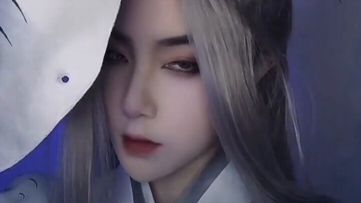 Bai Wuxiang คนที่ไล่ตาม Xie Lian และขายหน้ากากมาหลายปีแล้ว [ขมวดคิ้ว]