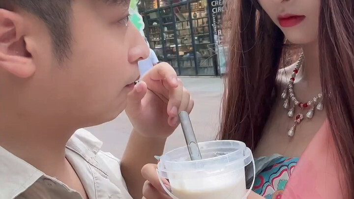 Sobat-sobat! Kita harus makan lagi.