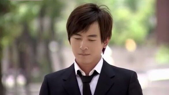 The collection of Naoki's giggles in the whole drama is too sweet. He loves Xiangqin too much.