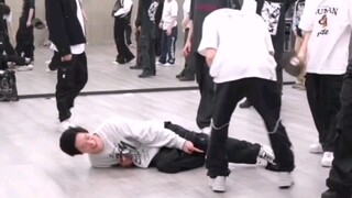 Phòng tập Lý Hàm Thái âm mưu hãm hại nam chính họ Lý (không phải)